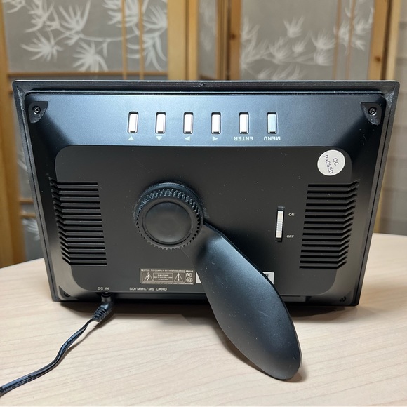 Nextar Digital Photo Frame N7-110 with Silver Frame, 7 inch - Picture 3 of 7